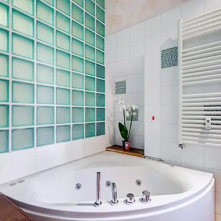 아파트 Vatican - Zen Style Loft With Jacuzzi